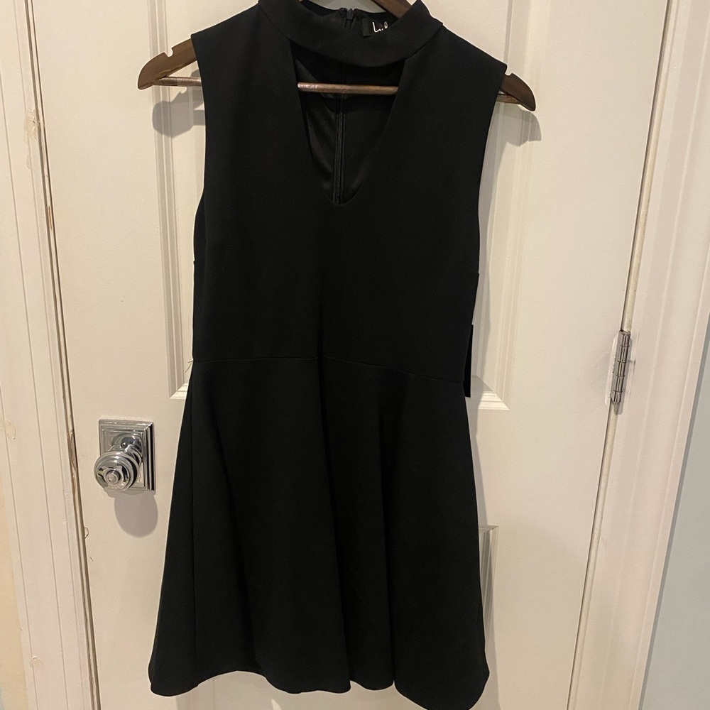 Lulús little black dress NEW WITH TAG black collar skater dress. Size Large